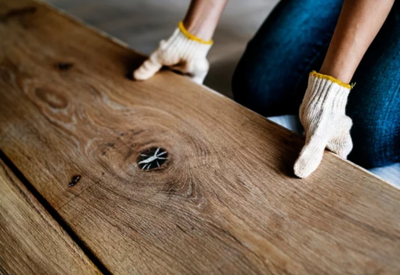 Solid parquet installation